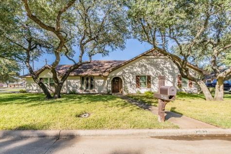 2546 Huntwick Street Grand Prairie TX 75050