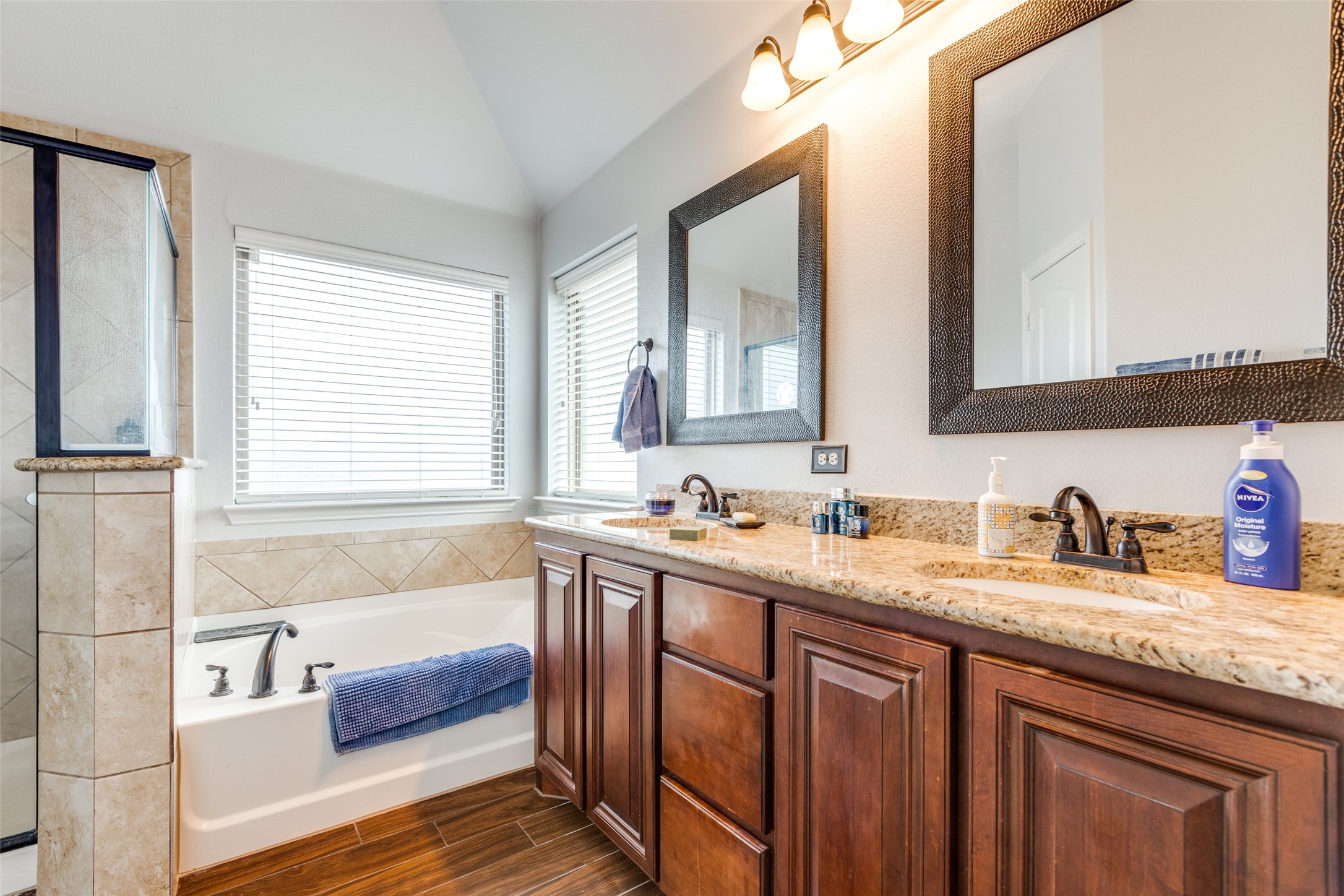 513 Thompson Drive Van Alstyne TX 75495