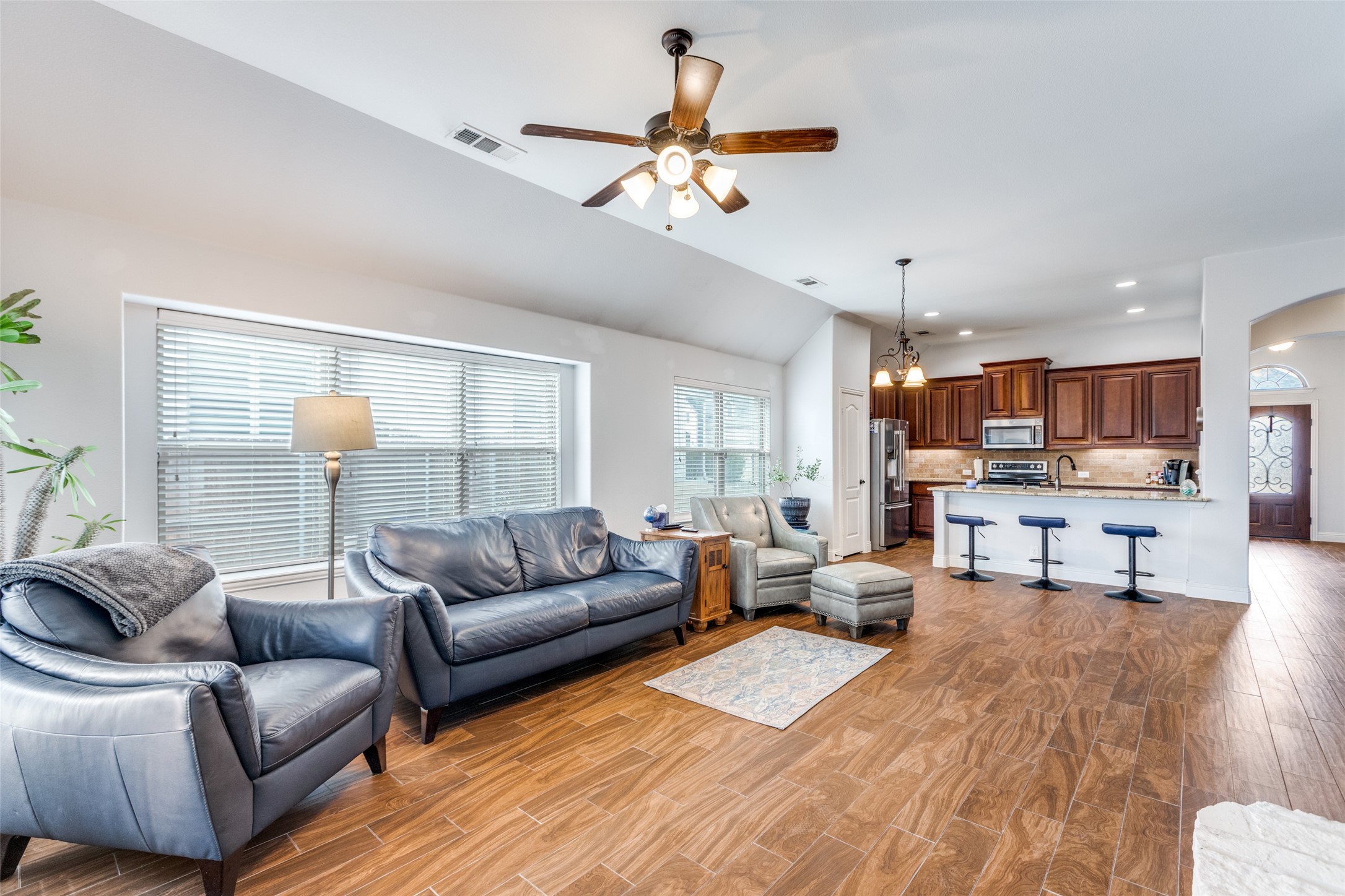 513 Thompson Drive Van Alstyne TX 75495