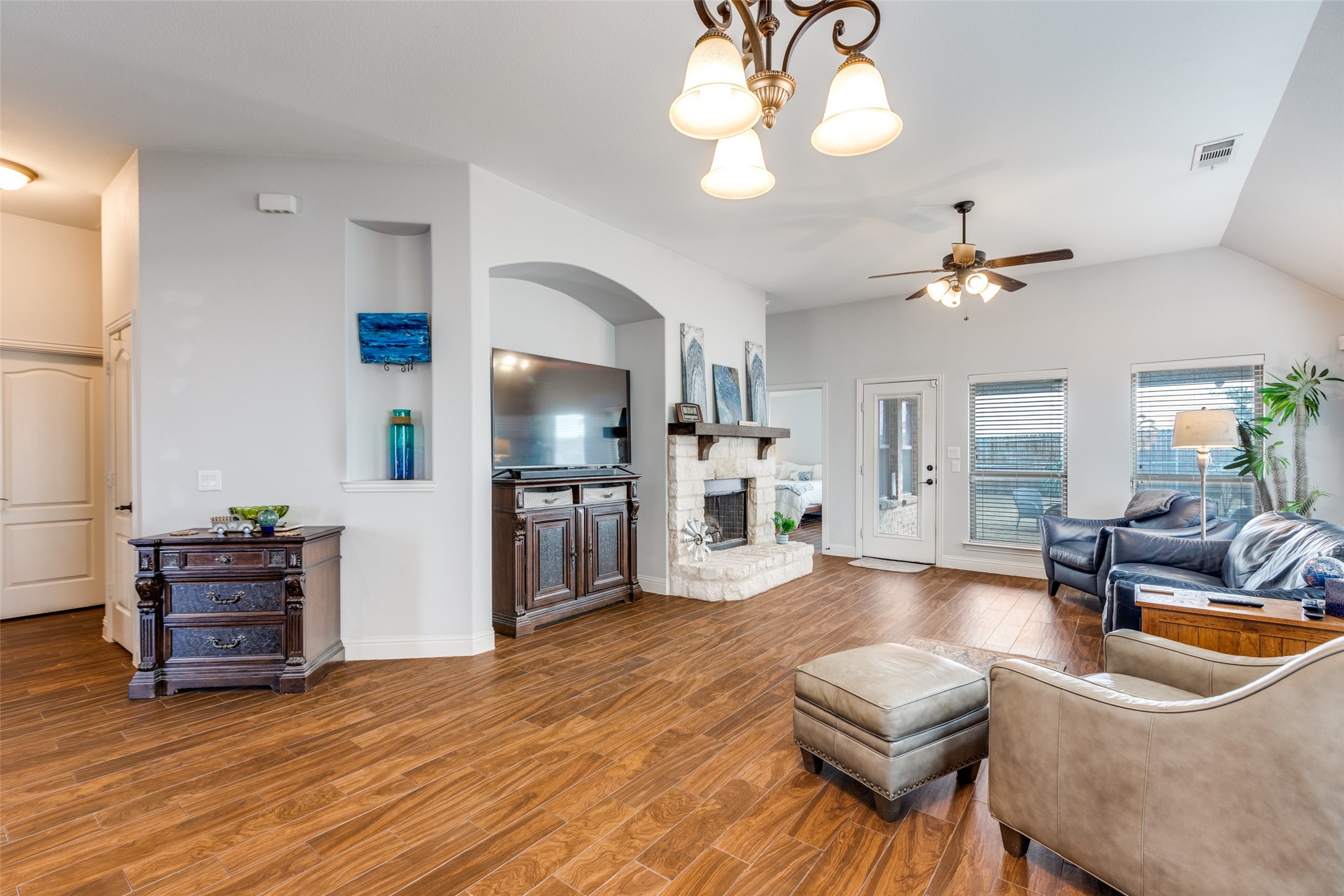 513 Thompson Drive Van Alstyne TX 75495