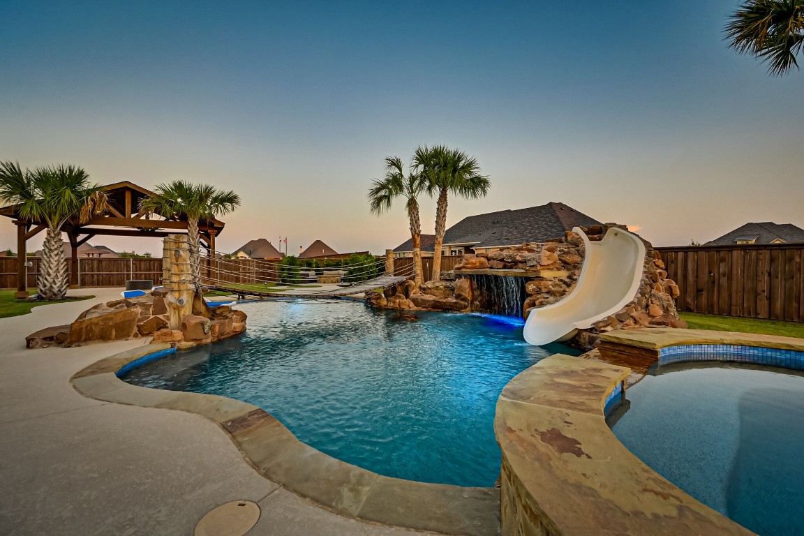 2210 Marquis Lane Midlothian TX 76065