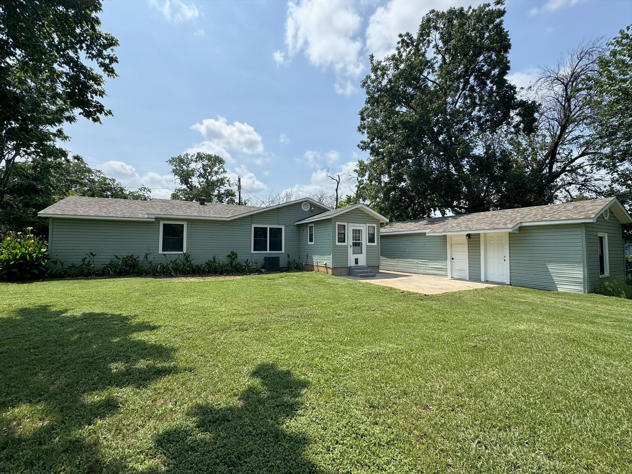 413 S Oak Street Paradise TX 76073