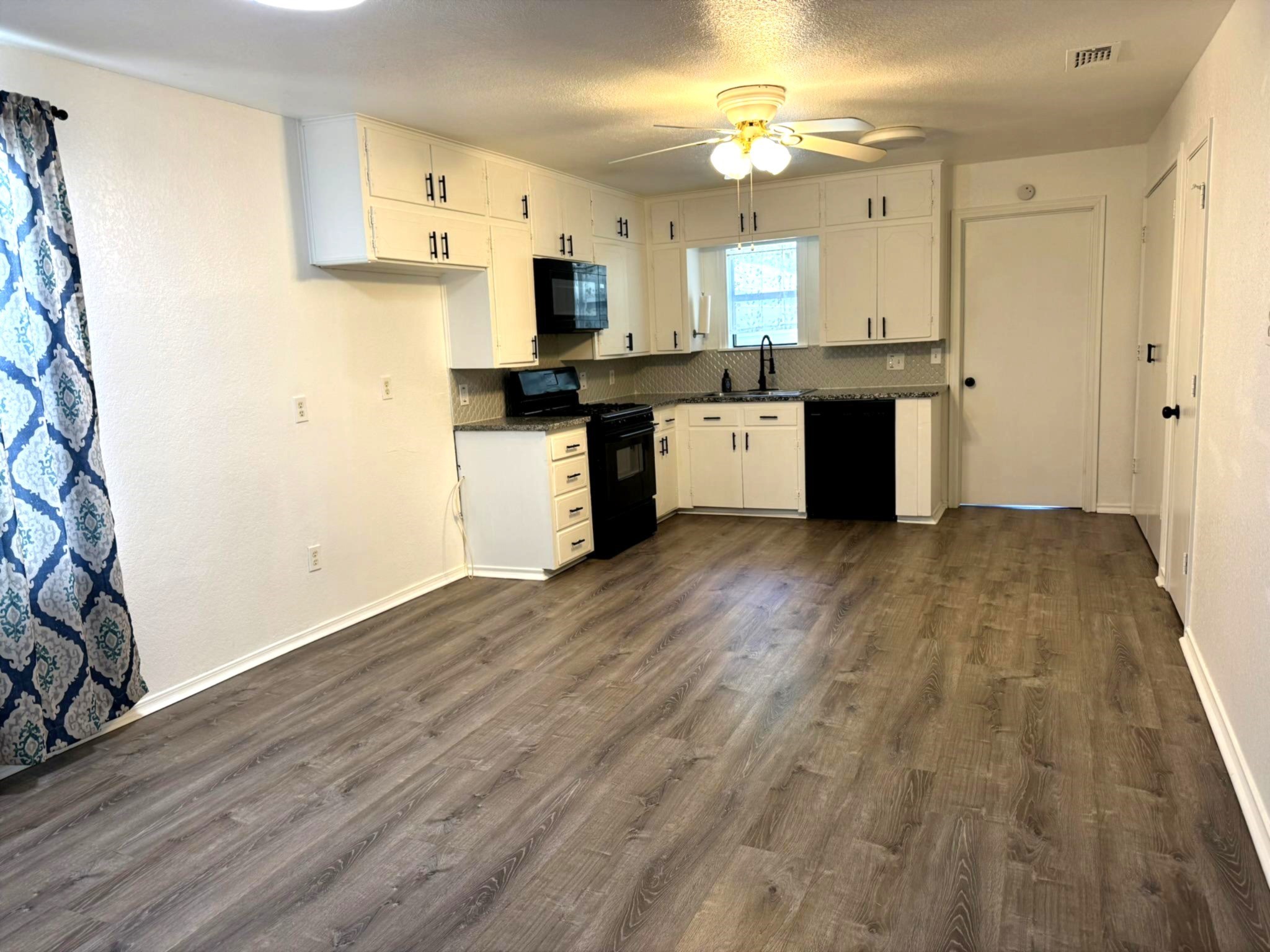 413 S Oak Street Paradise TX 76073