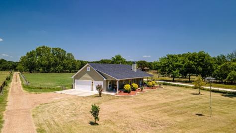 5735 County Road 402 Grandview TX 76050