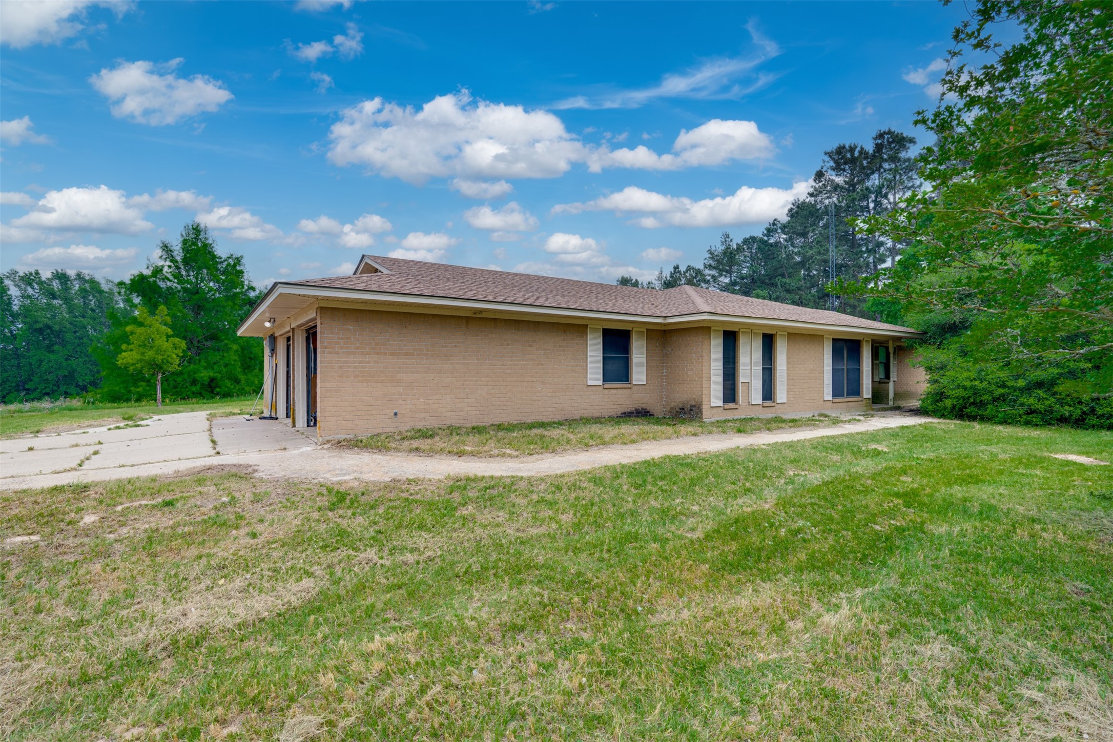 1054 An County Road 415 Palestine TX 75801