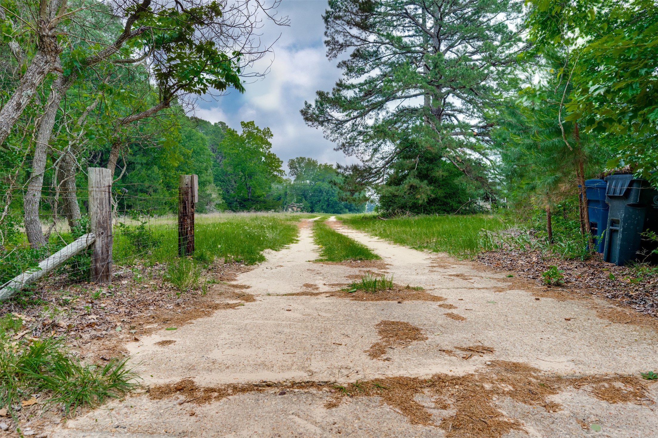 1054 An County Road 415 Palestine TX 75801