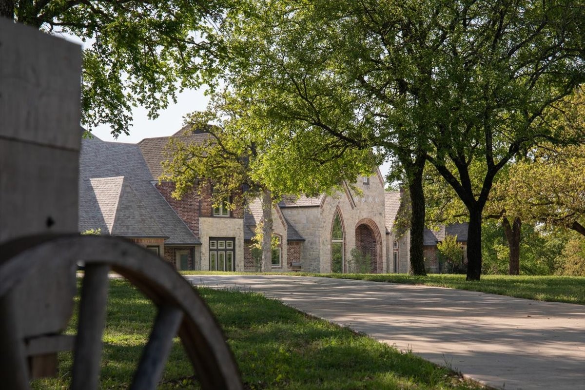 Granbury TX, 700 Temple Hall Highway