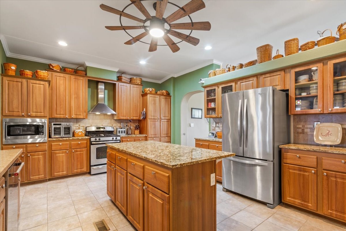 3200 NW Fourth Street Hubbard TX 76648