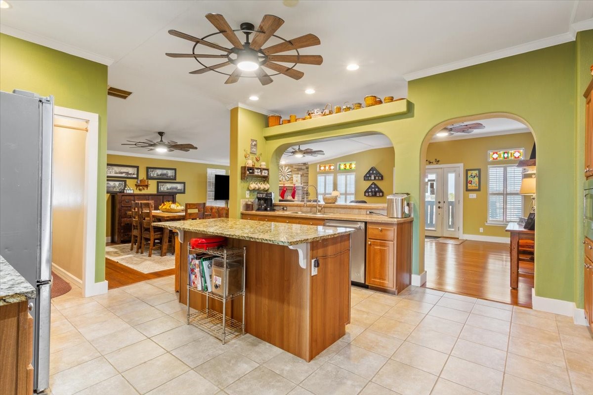 3200 NW Fourth Street Hubbard TX 76648