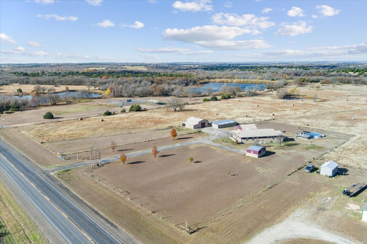 3200 NW Fourth Street Hubbard TX 76648