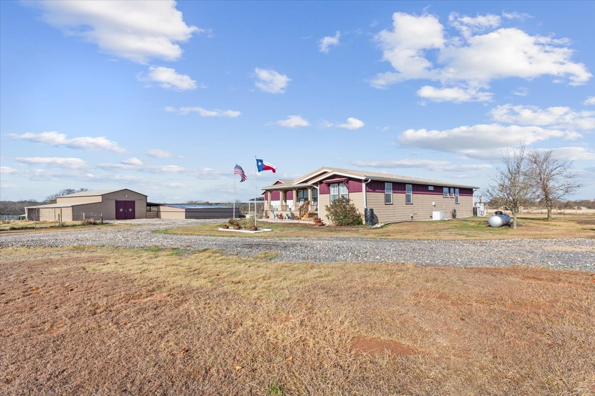 3200 NW Fourth Street Hubbard TX 76648