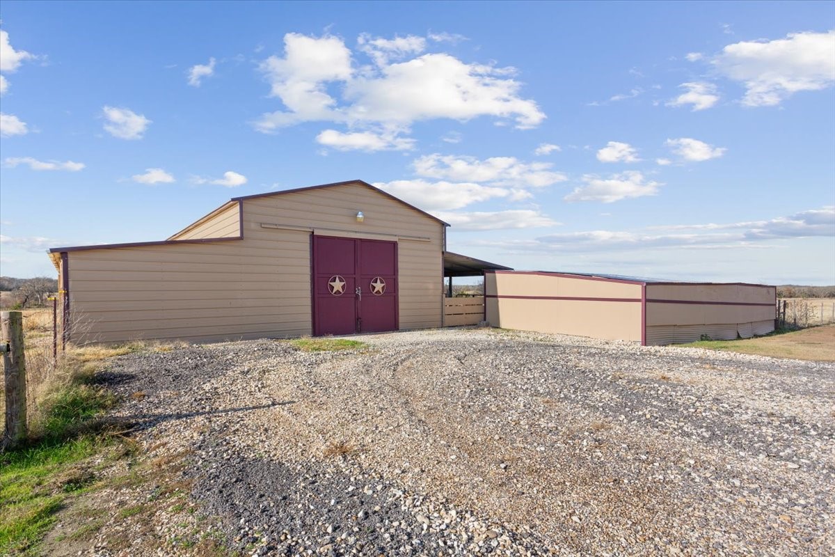 3200 NW Fourth Street Hubbard TX 76648