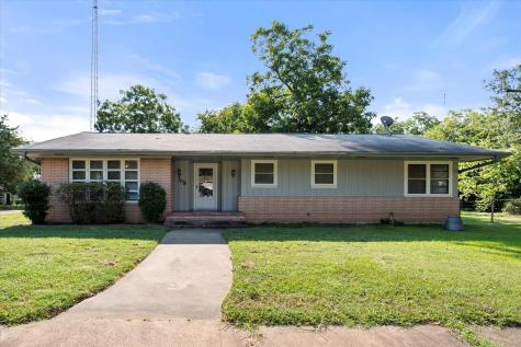 308 N 4th Street Wortham TX 76693