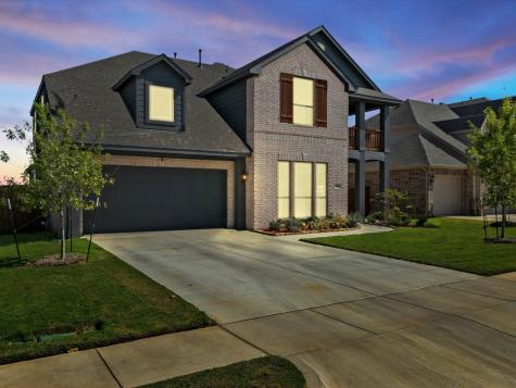 1045 Scarlet Oak Drive Burleson TX 76028