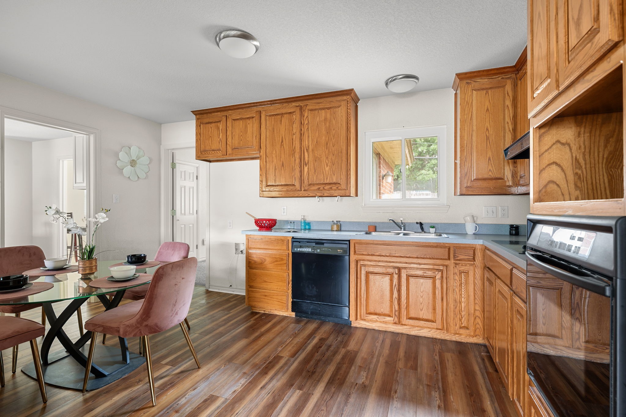 5316 Cahill Oval Street River Oaks TX 76114