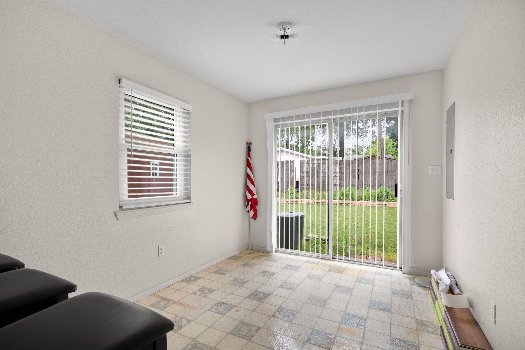 5316 Cahill Oval Street River Oaks TX 76114