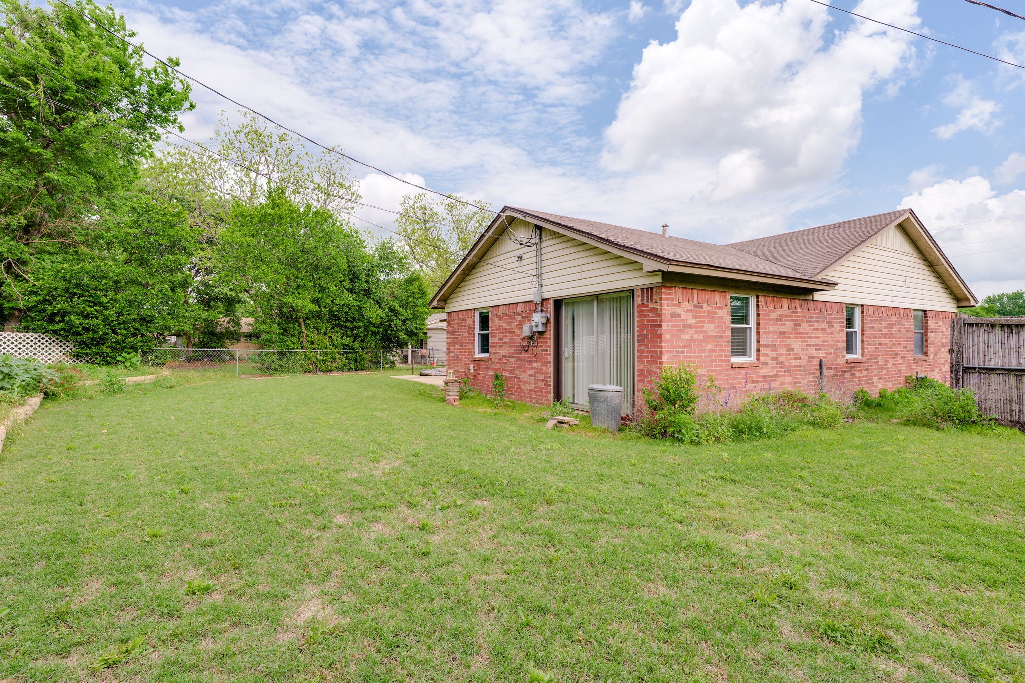 5316 Cahill Oval Street River Oaks TX 76114