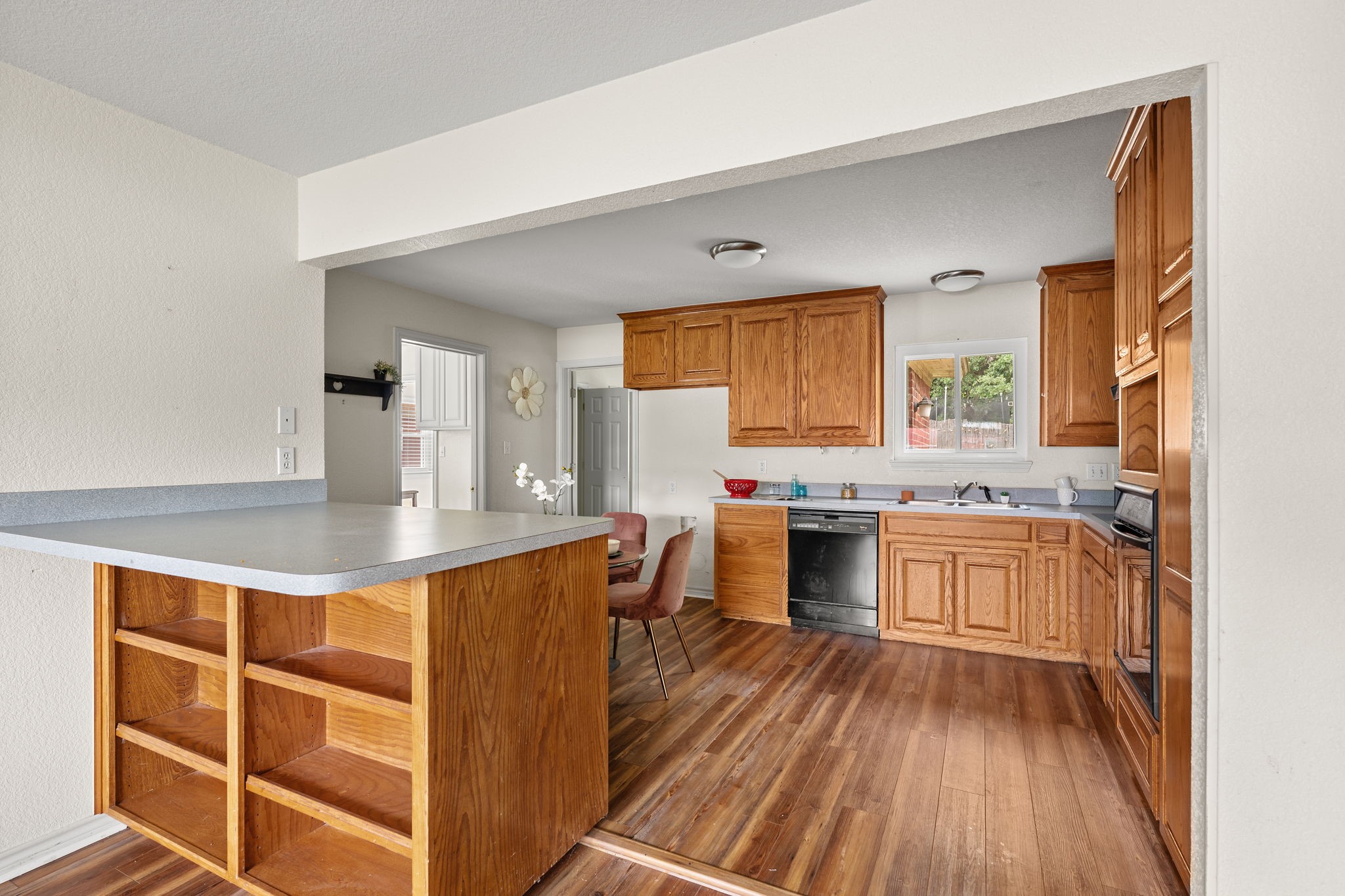 5316 Cahill Oval Street River Oaks TX 76114