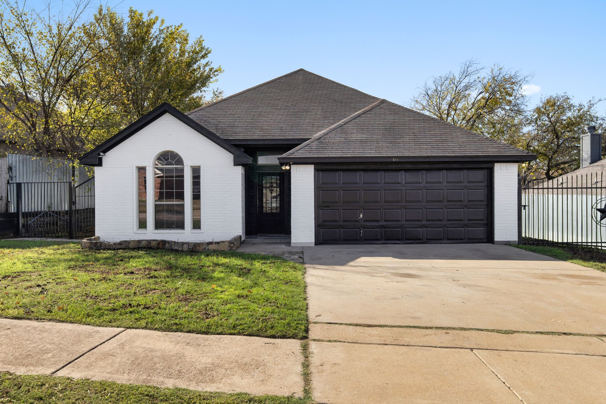 309 Dupont Circle Fort Worth TX 76134