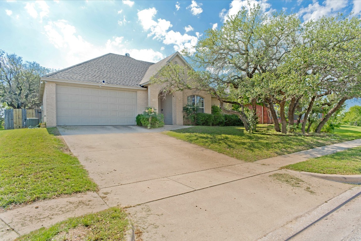 725 Ridgeway Boulevard Weatherford TX 76086