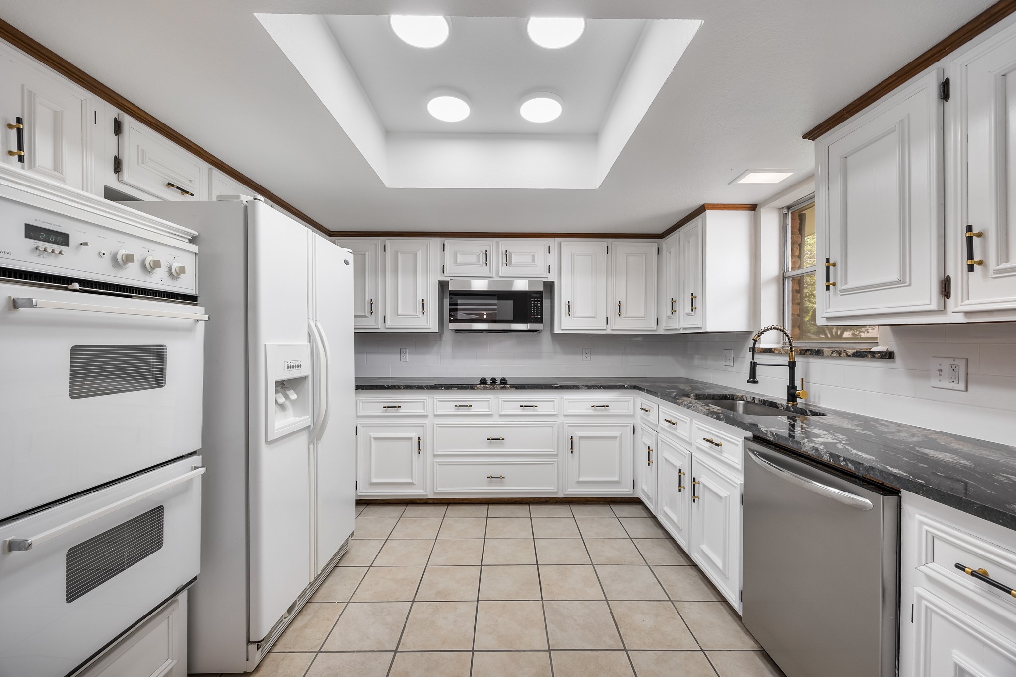 2404 Heather Hill Lane Plano TX 75075