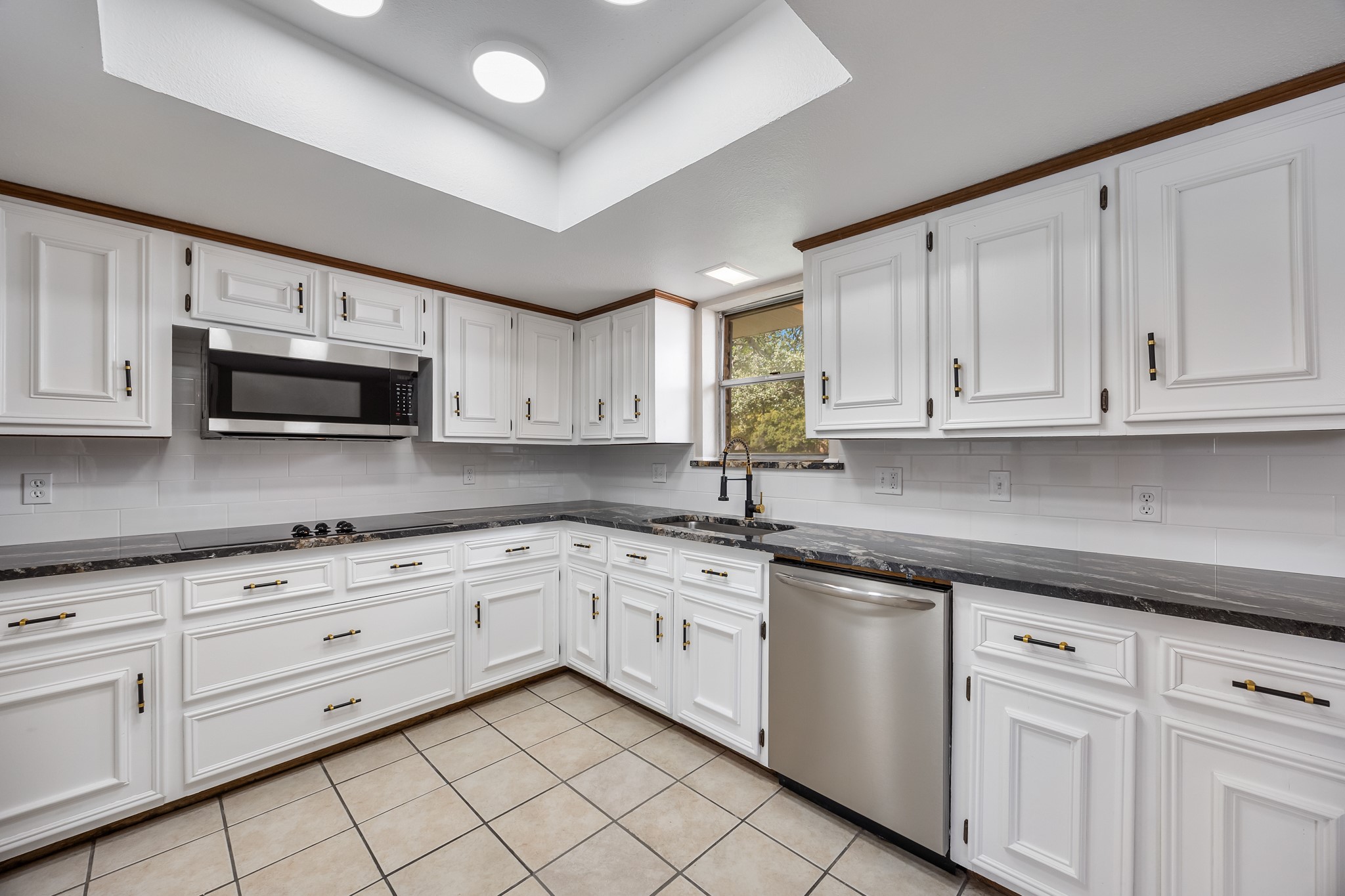 2404 Heather Hill Lane Plano TX 75075