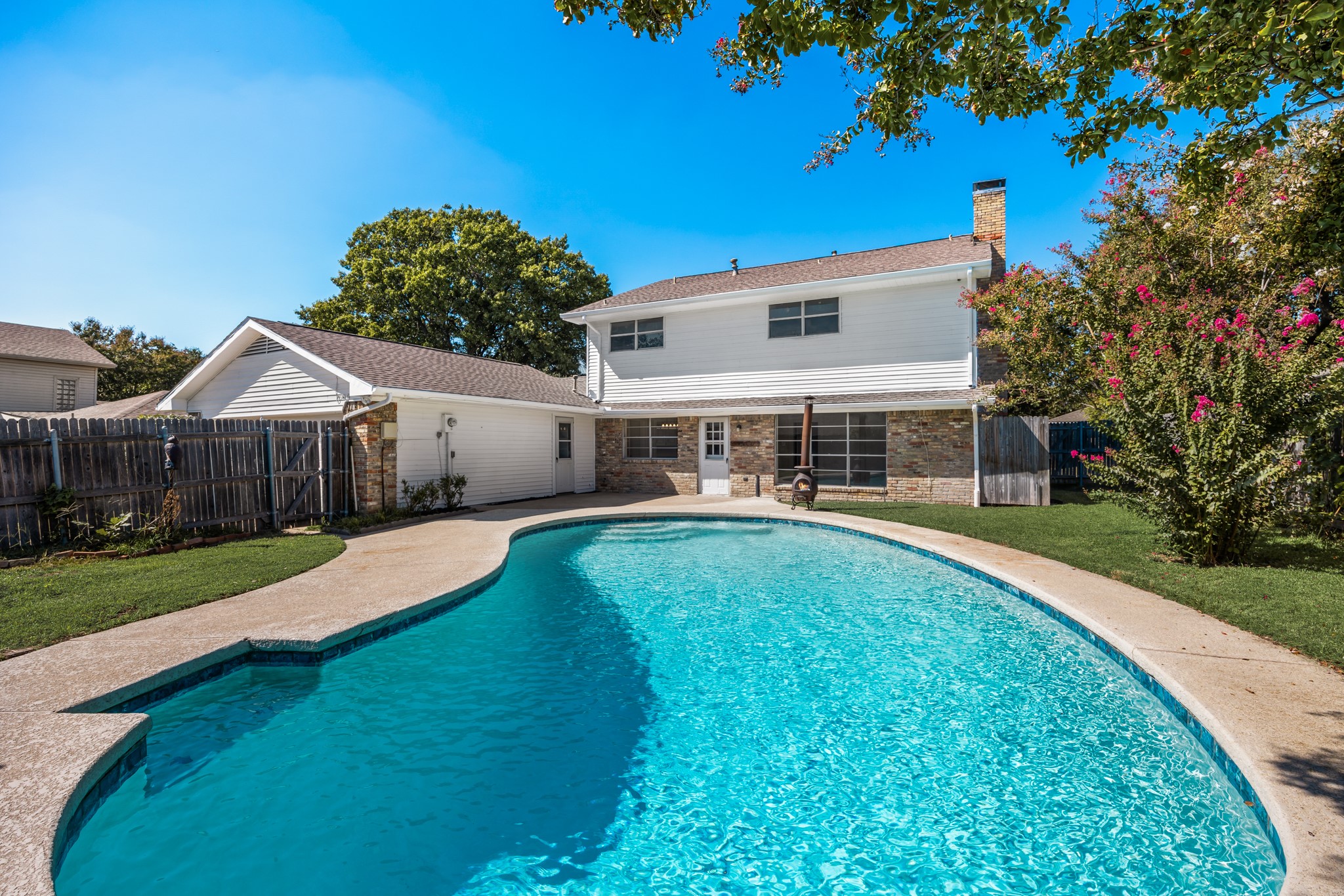 2404 Heather Hill Lane Plano TX 75075