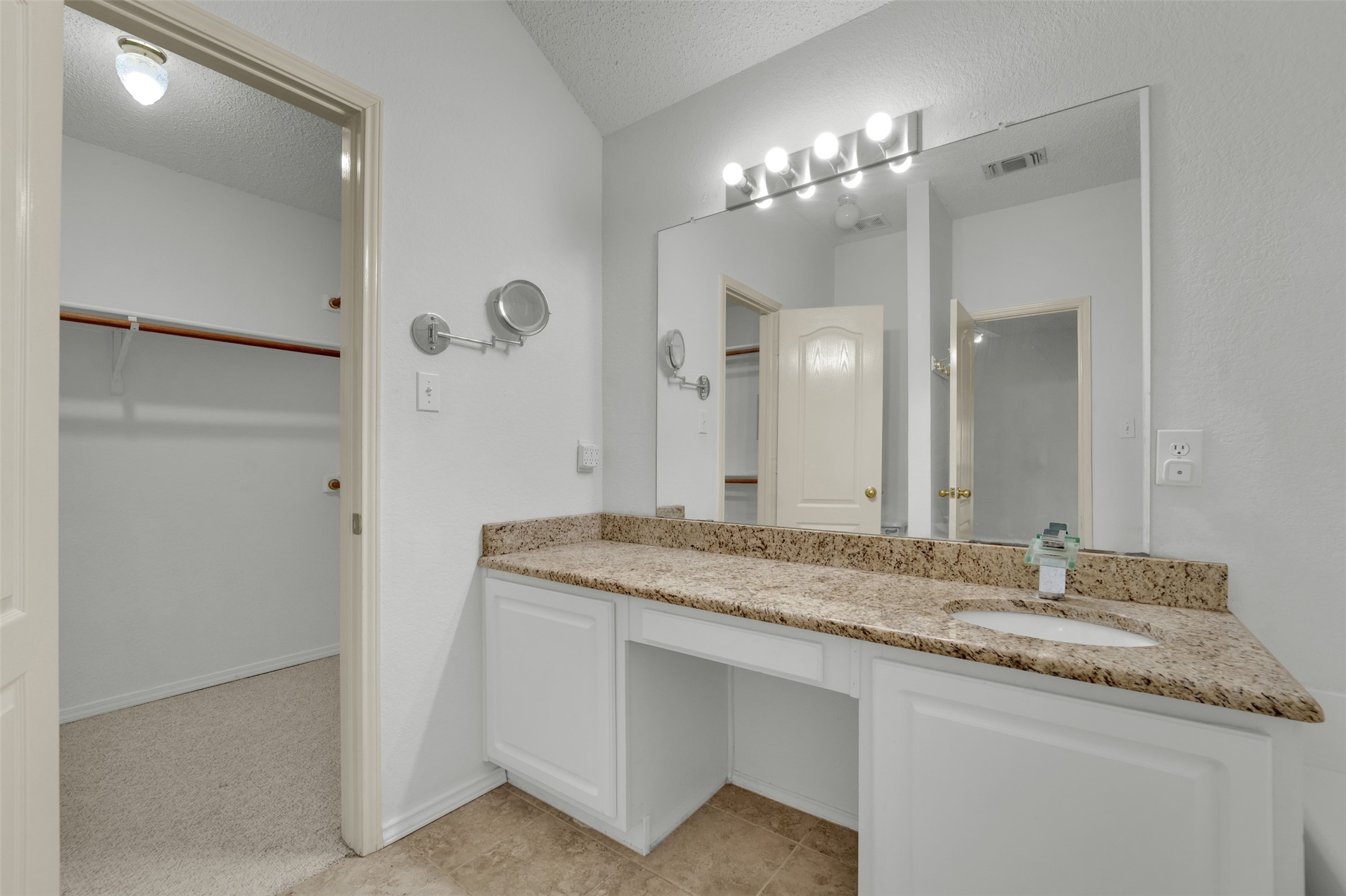 2207 Hickory Wood Trail Arlington TX 76018