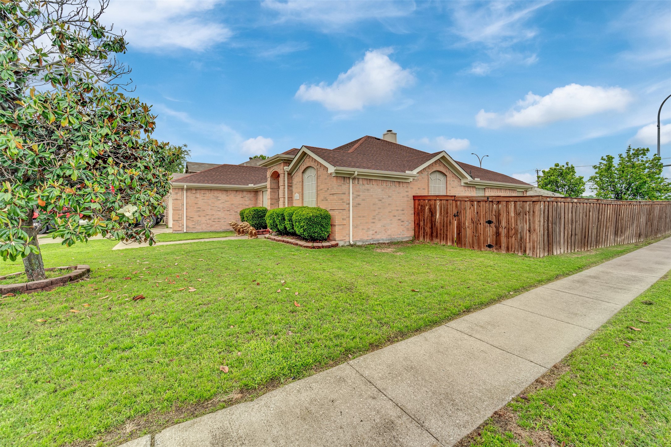 2207 Hickory Wood Trail Arlington TX 76018