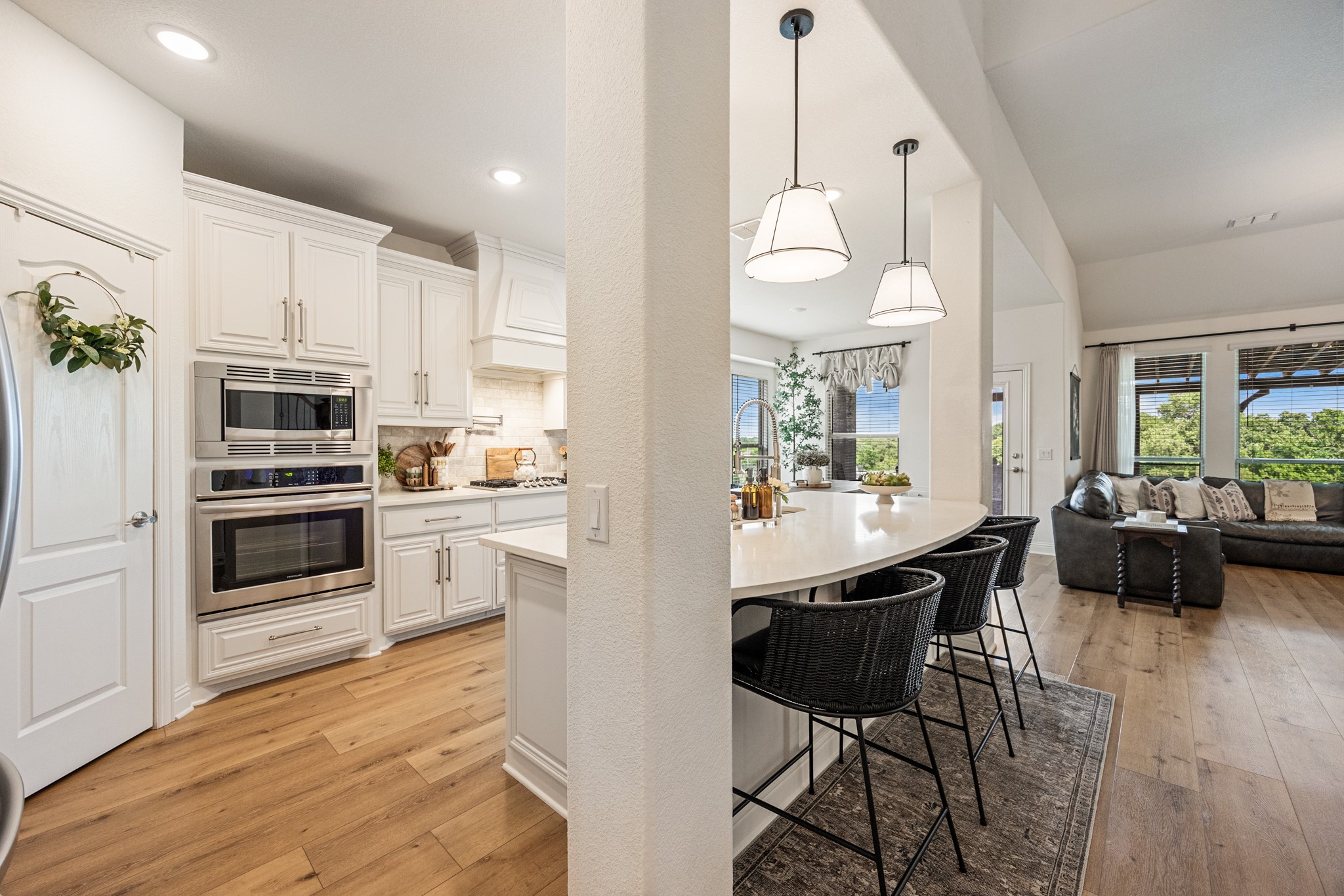 1128 English Oak Court Burleson TX 76028