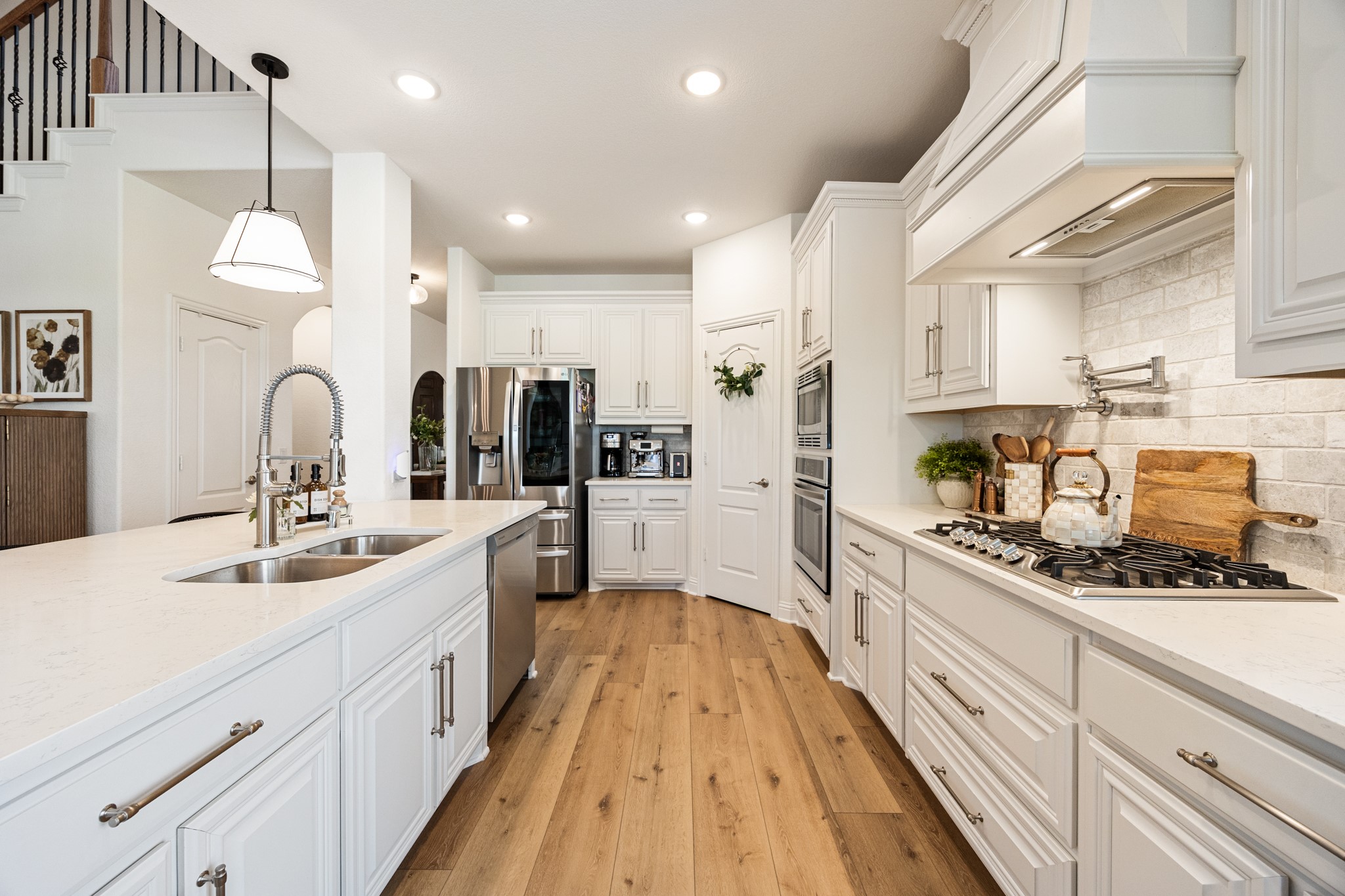 1128 English Oak Court Burleson TX 76028