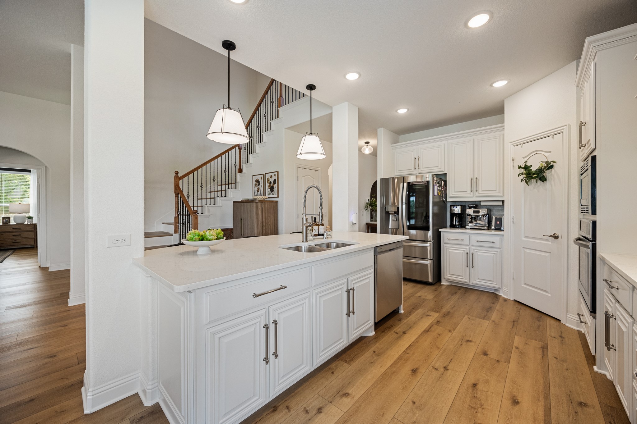 1128 English Oak Court Burleson TX 76028