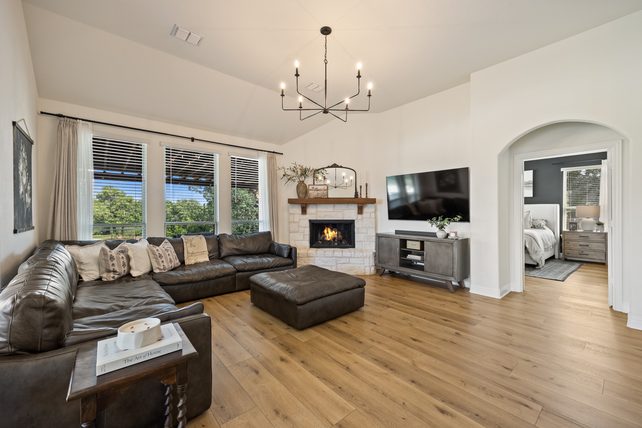 1128 English Oak Court Burleson TX 76028
