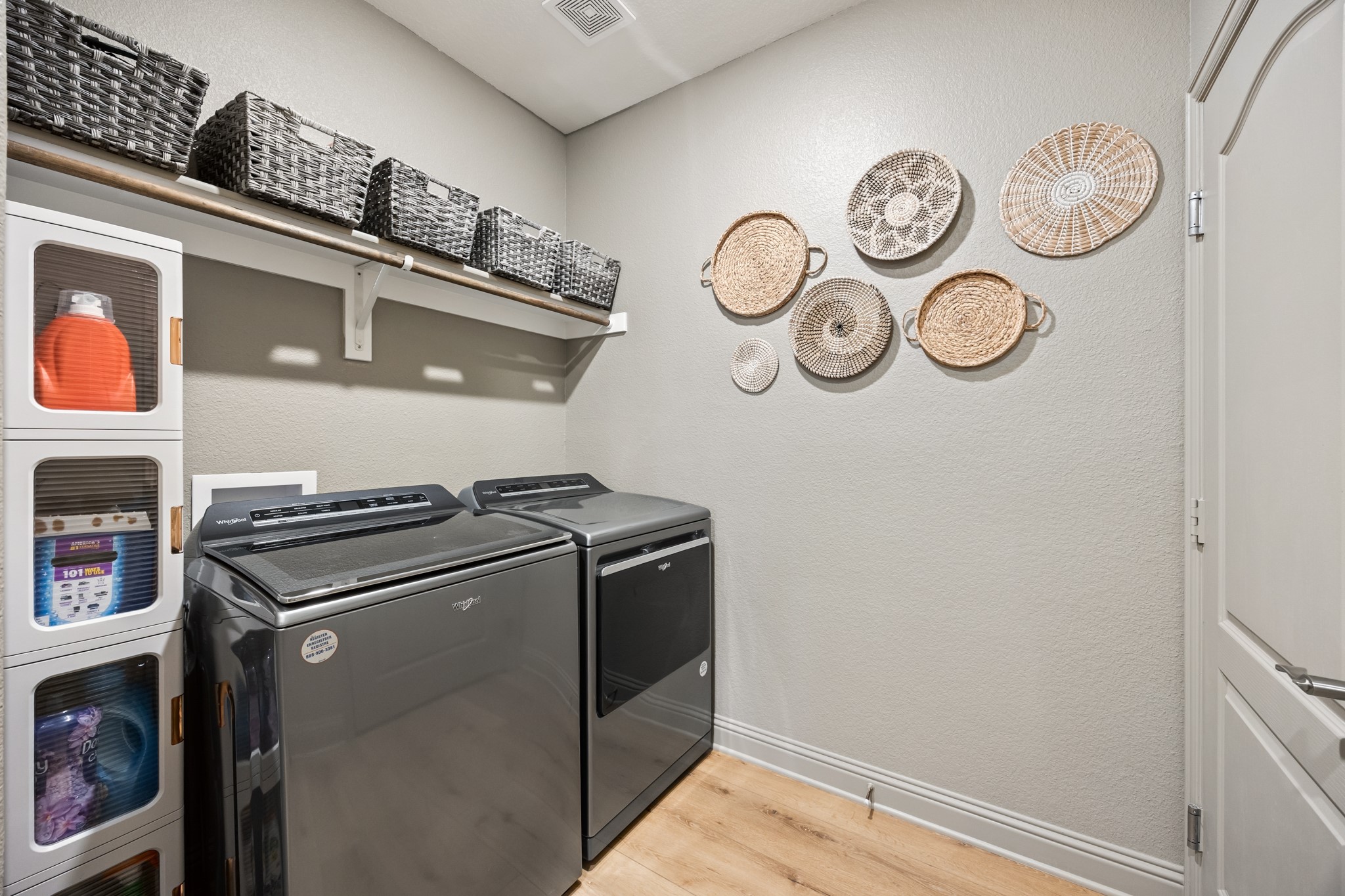 1128 English Oak Court Burleson TX 76028