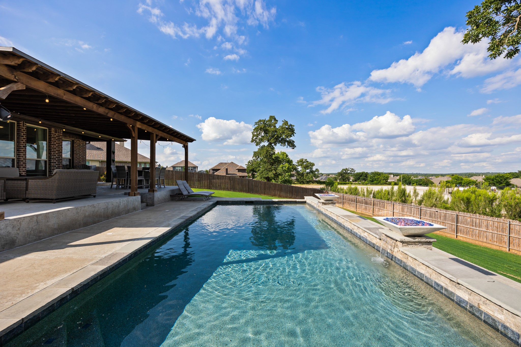 1128 English Oak Court Burleson TX 76028
