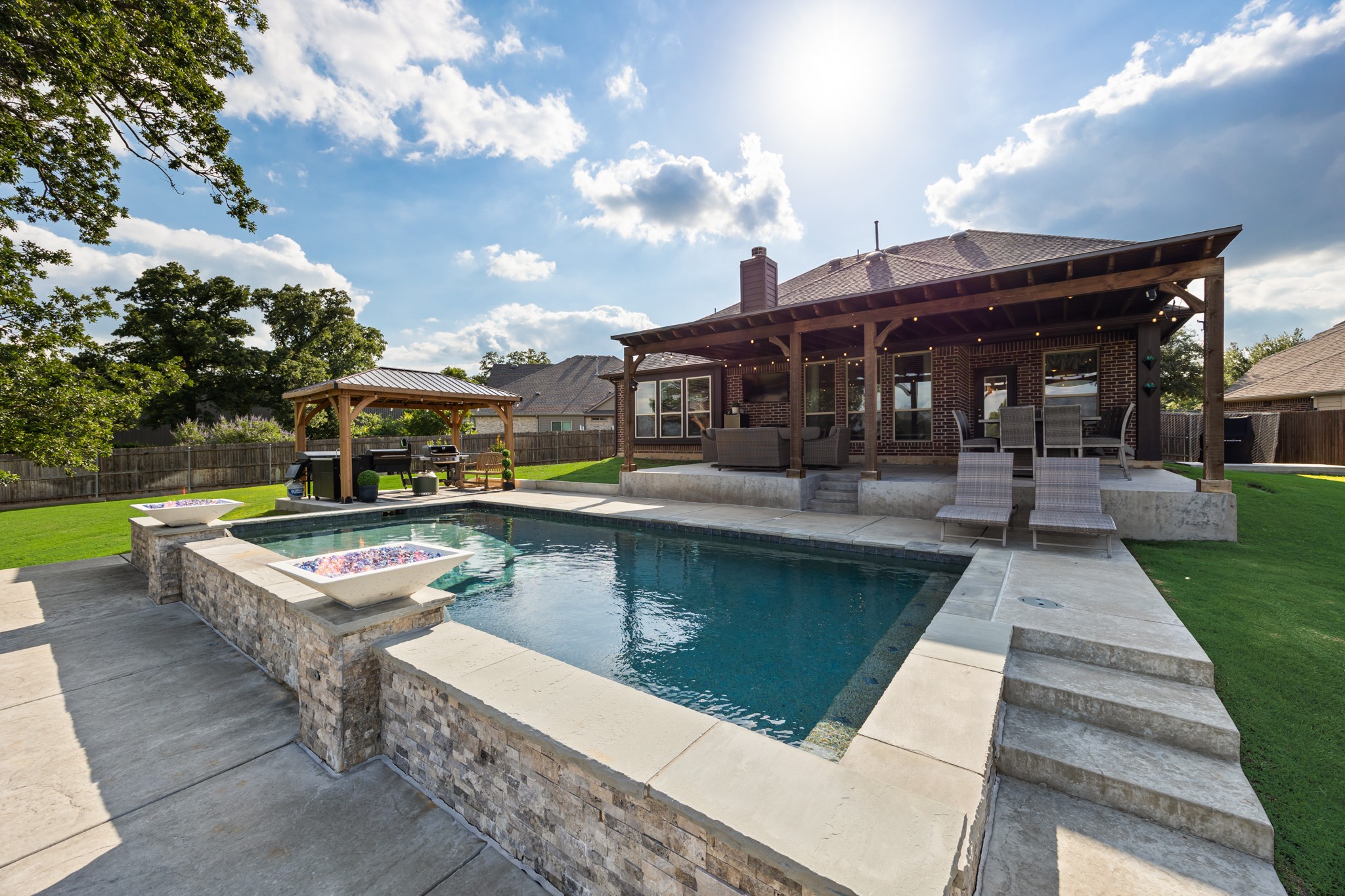 1128 English Oak Court Burleson TX 76028