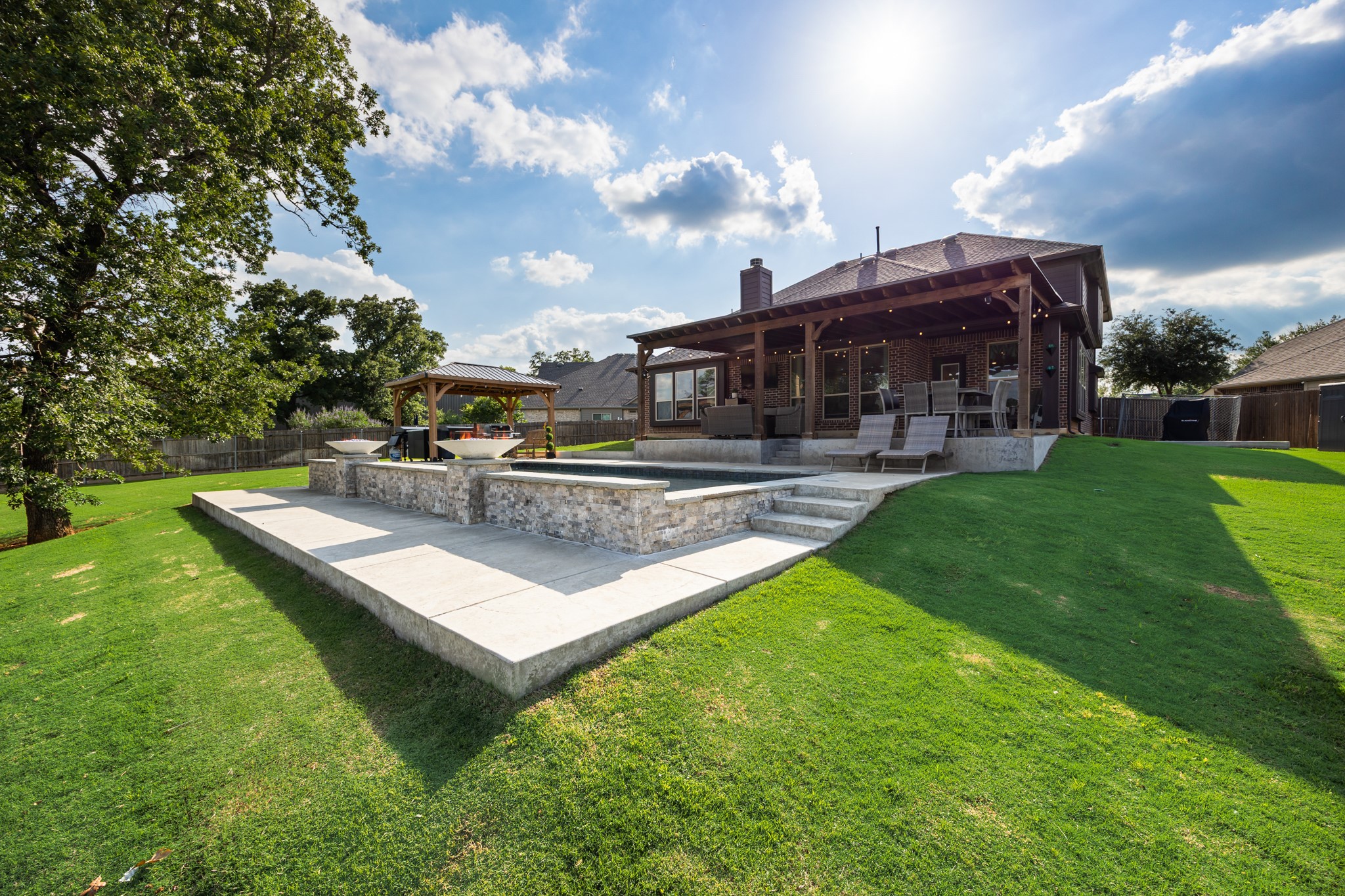 1128 English Oak Court Burleson TX 76028