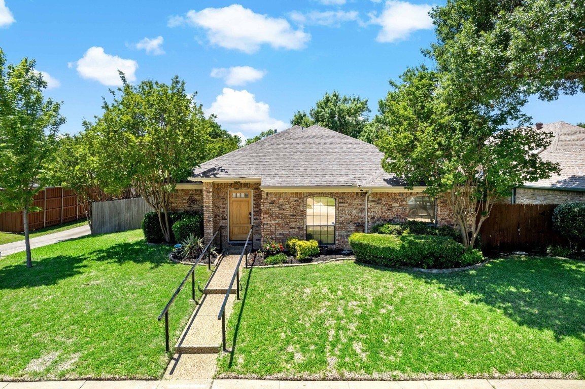 2802 Stoneridge Drive Garland TX 75044