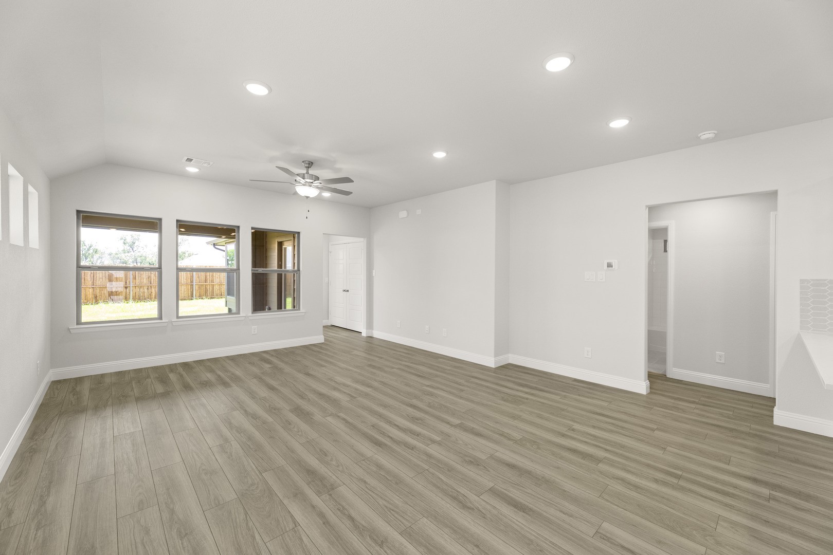 1621 Meadow Crest Aubrey TX 76227