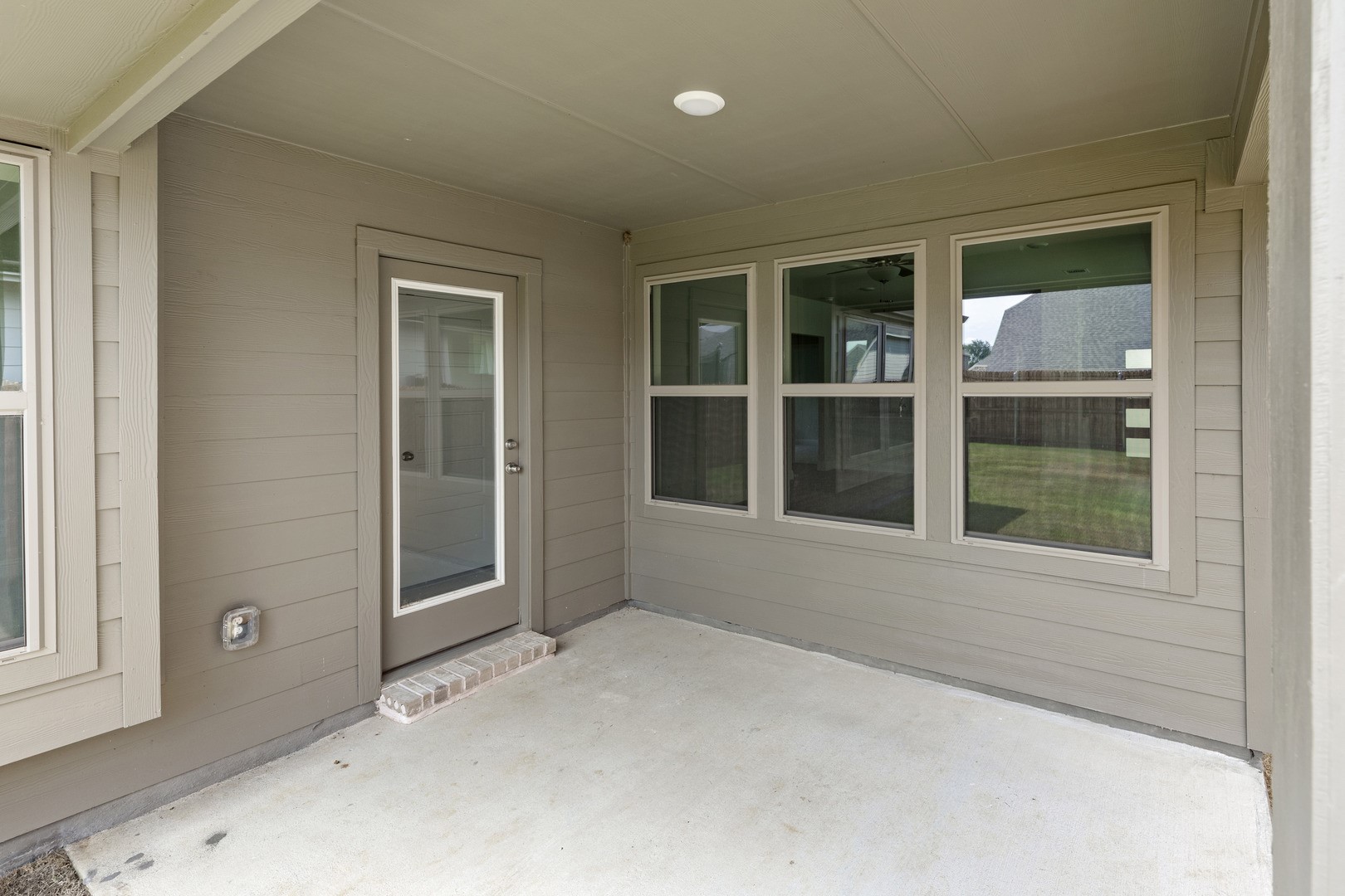 1621 Meadow Crest Aubrey TX 76227
