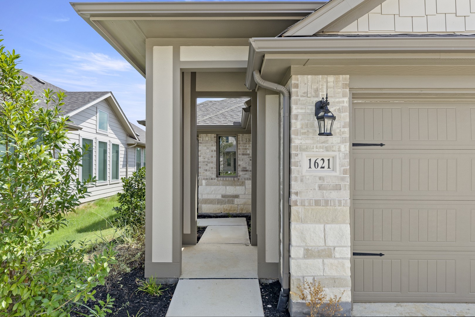 1621 Meadow Crest Aubrey TX 76227