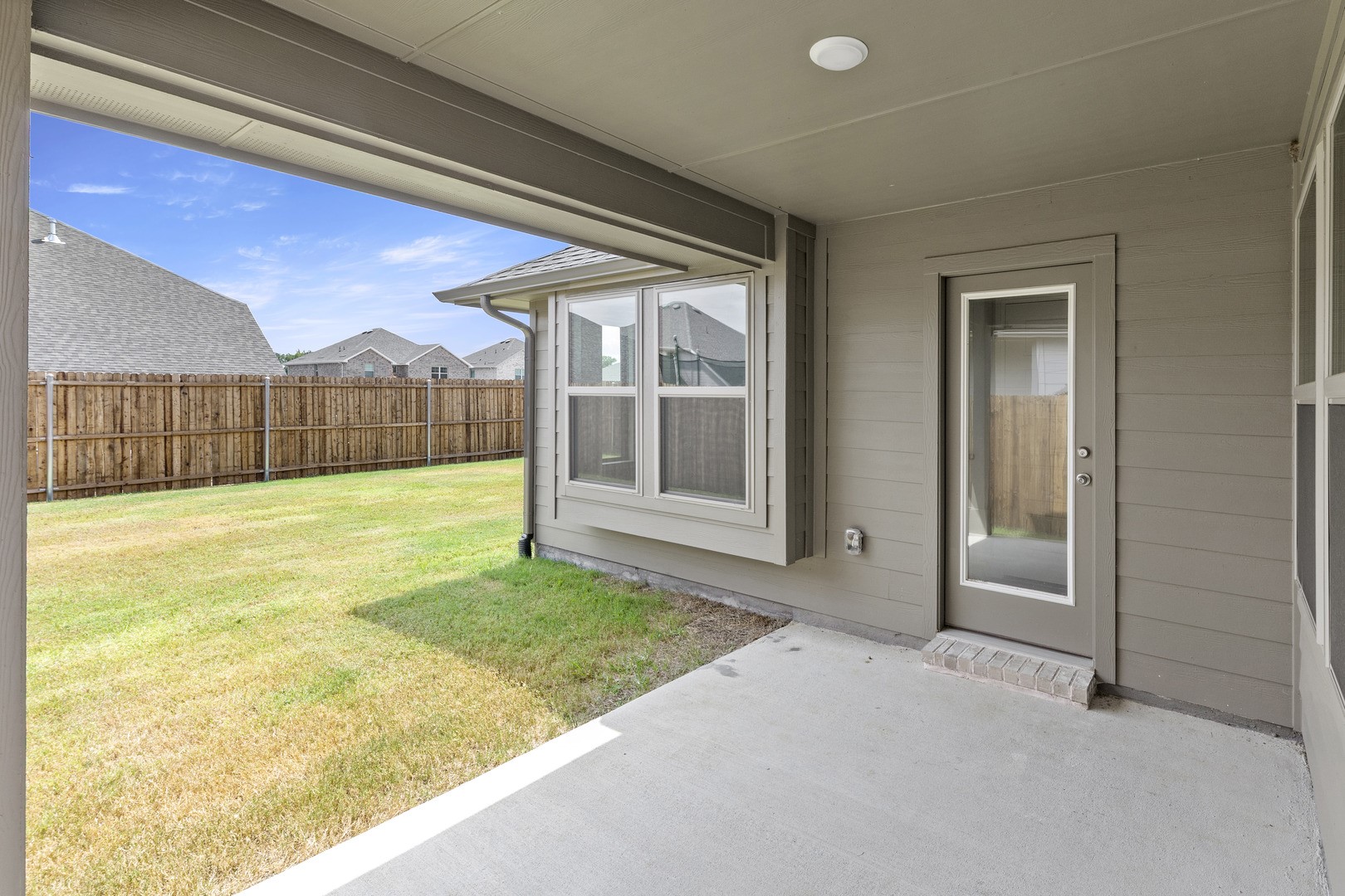 1621 Meadow Crest Aubrey TX 76227