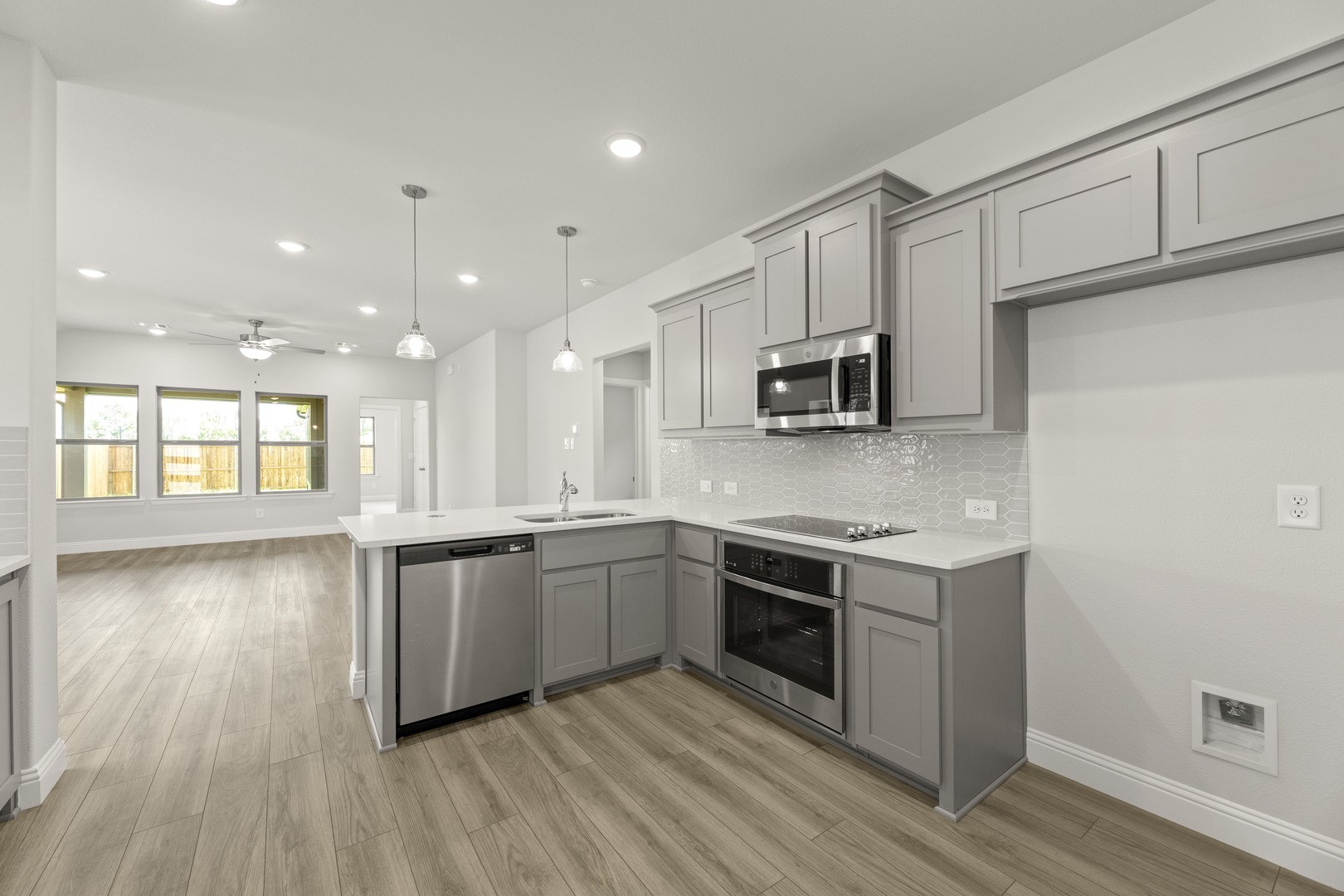 1621 Meadow Crest Aubrey TX 76227