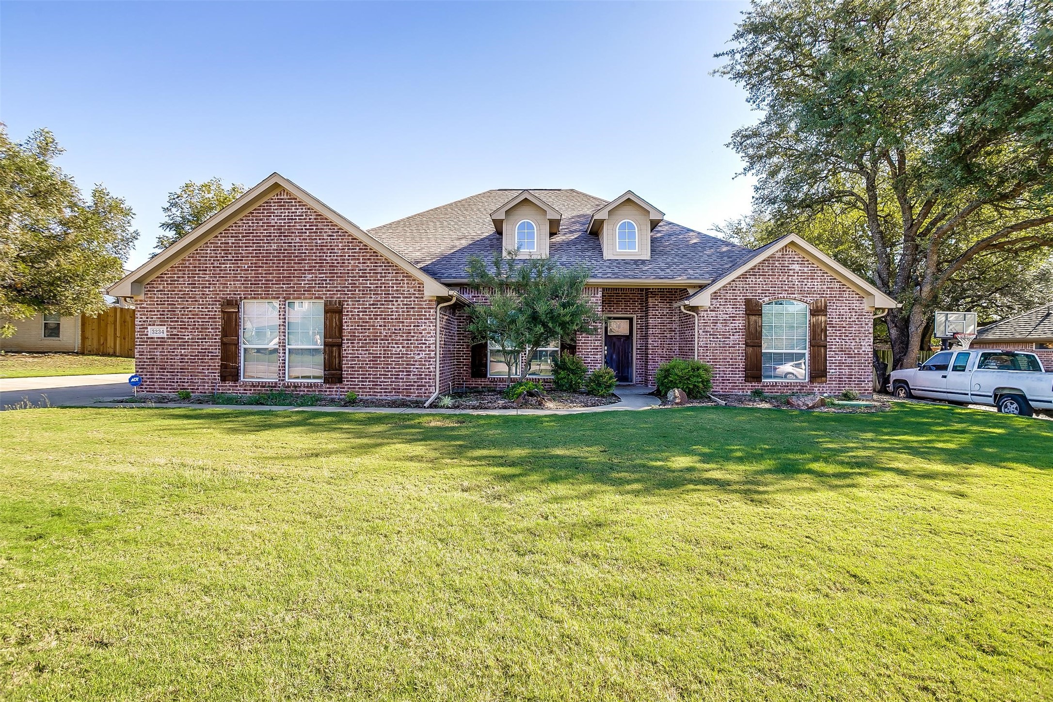 3234 Crossbridge Circle Granbury TX 76049
