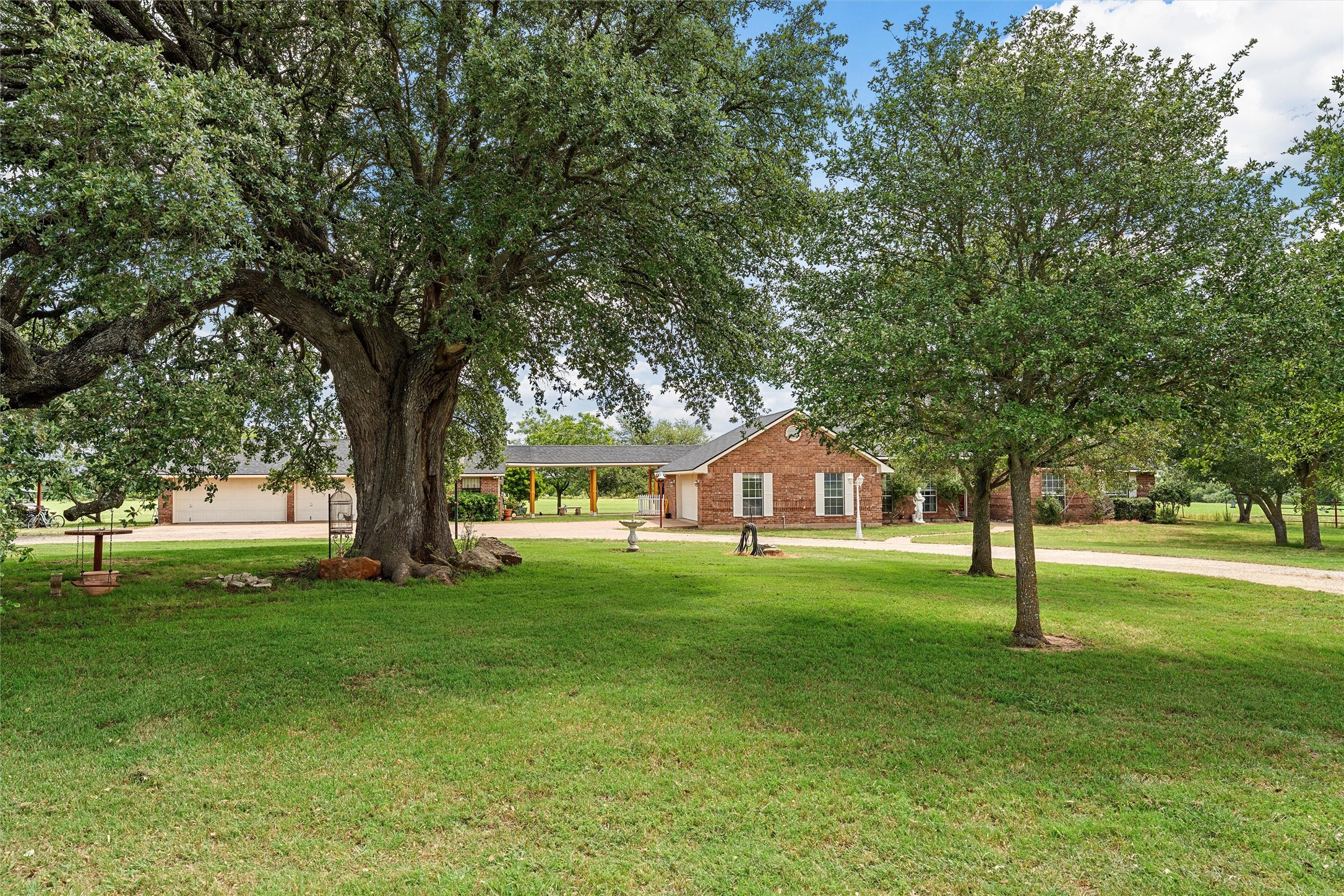 654 County Road 473 Lott TX 76656