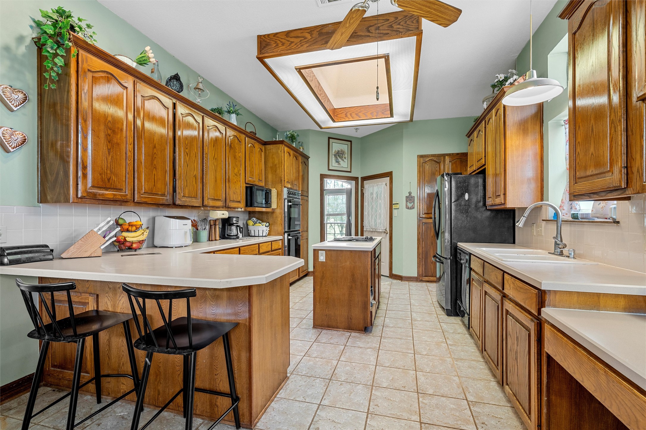 654 County Road 473 Lott TX 76656