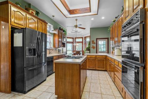 654 County Road 473 Lott TX 76656