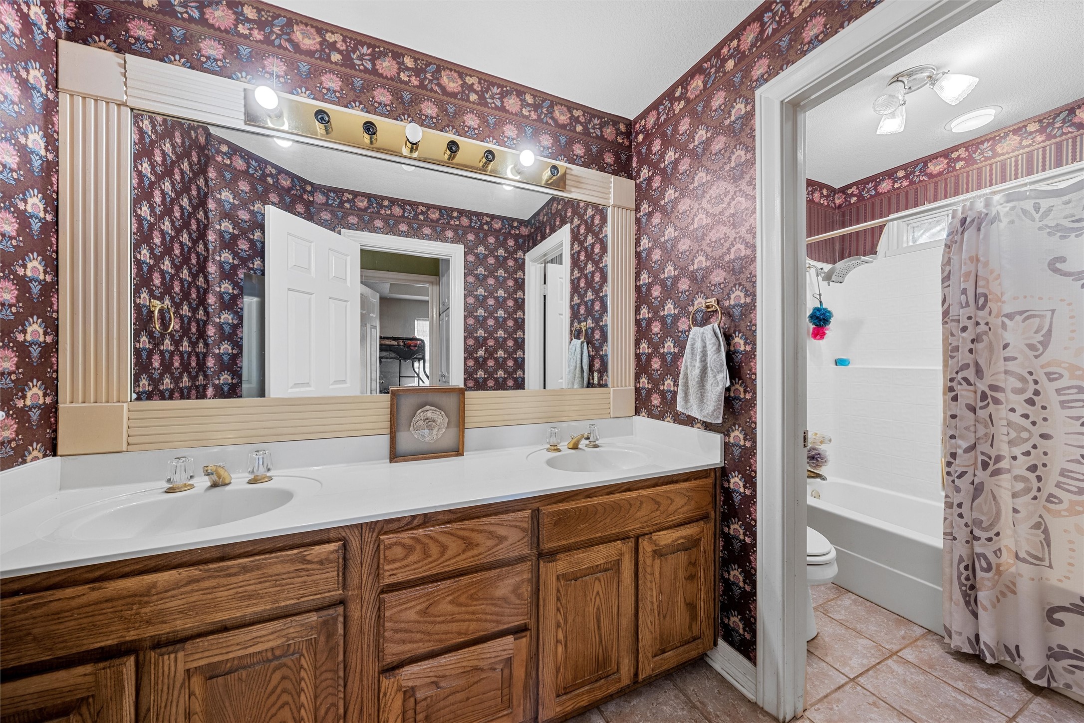 654 County Road 473 Lott TX 76656