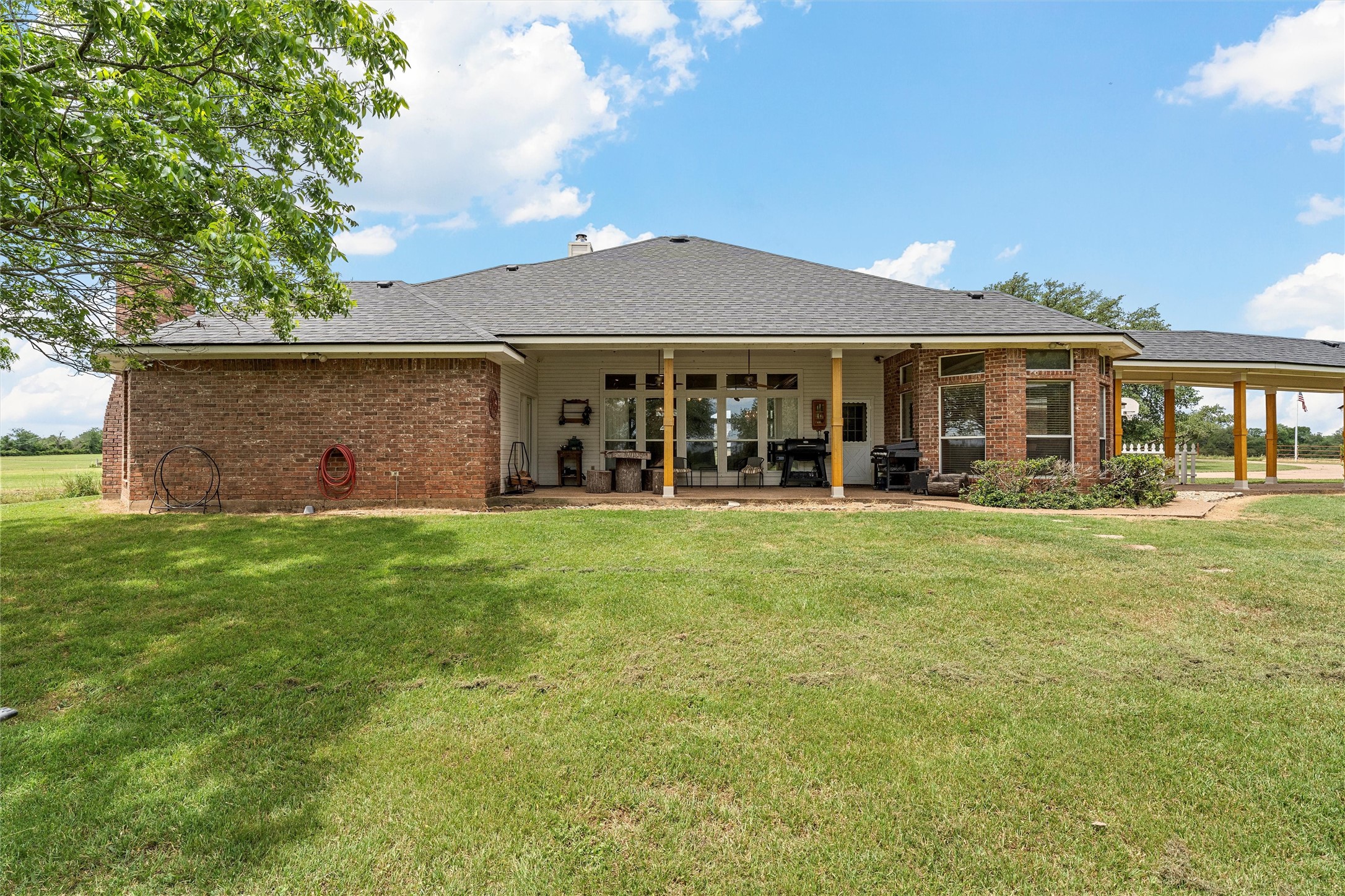 654 County Road 473 Lott TX 76656