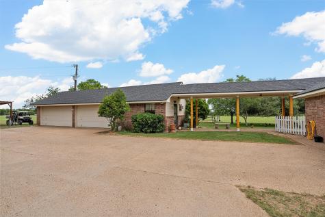654 County Road 473 Lott TX 76656